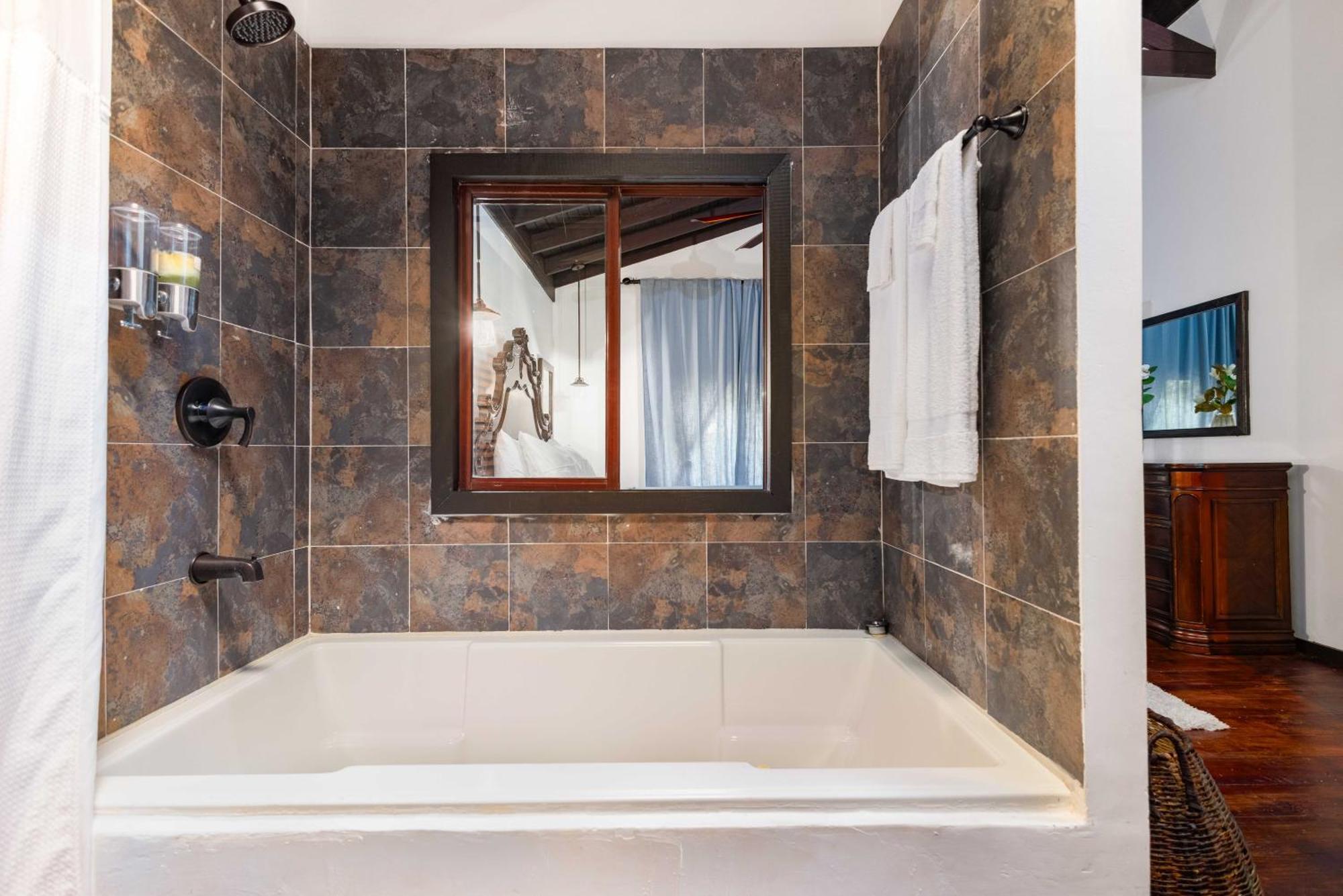 Serendipity Holistic Resort Spa Кінгстон Екстер'єр фото